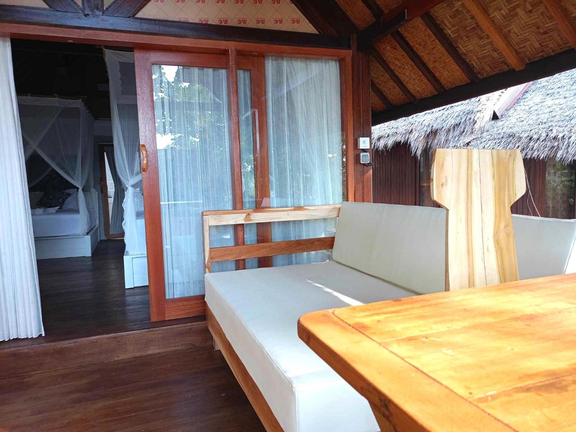 Bintang Tiga Bungalows 길리 아이르 외부 사진