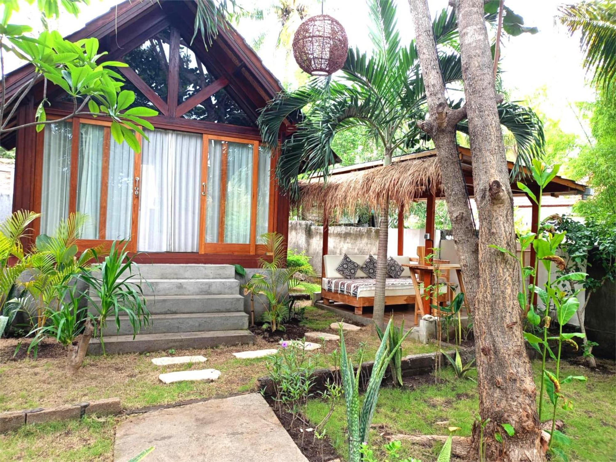 Bintang Tiga Bungalows 길리 아이르 외부 사진